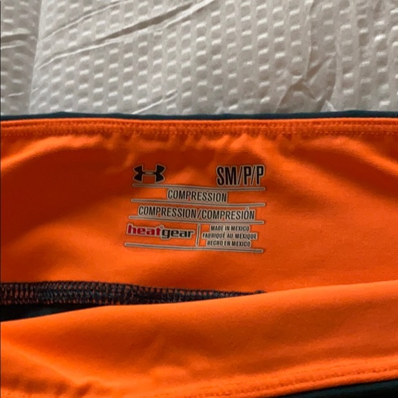 Under Armour running set. - Picture 5 of 6